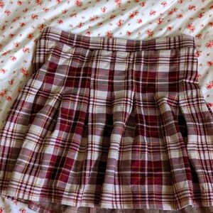 Red plaid skirt: Large "Hippie Rose"
